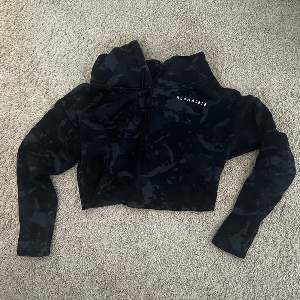 Alphalete Cropped Camo Hoodie